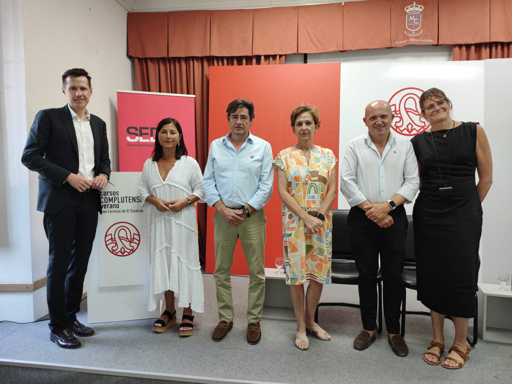 De izq. a dcha: Dr. Gustavo Fabregat, Dra. Luz Cánovas, Dra. María Madariaga, Dra. Concha Pérez y Dr. Víctor Mayoral